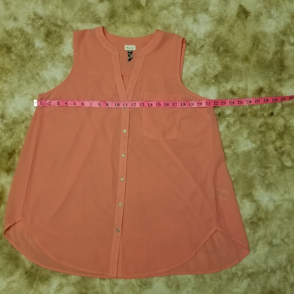 ๐ญDynamite button up sleeveless blouse - Picture 4 of 6